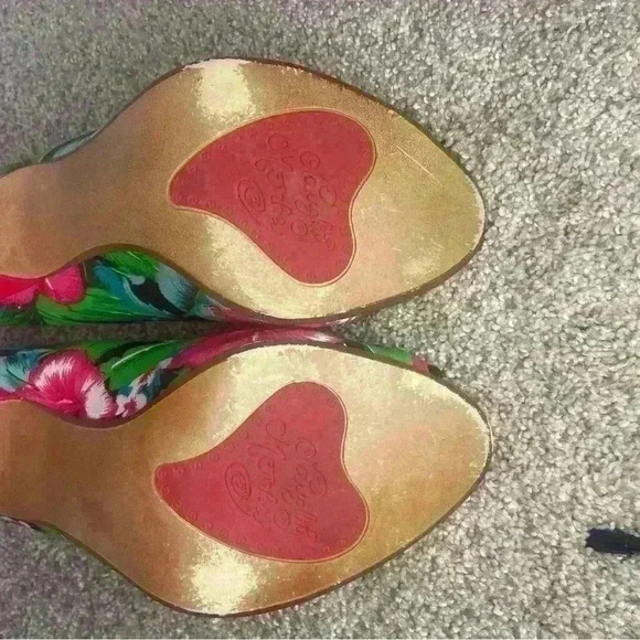 Naughty Monkey Red High Heels, size 8.5, Fun print - Picture 6 of 8